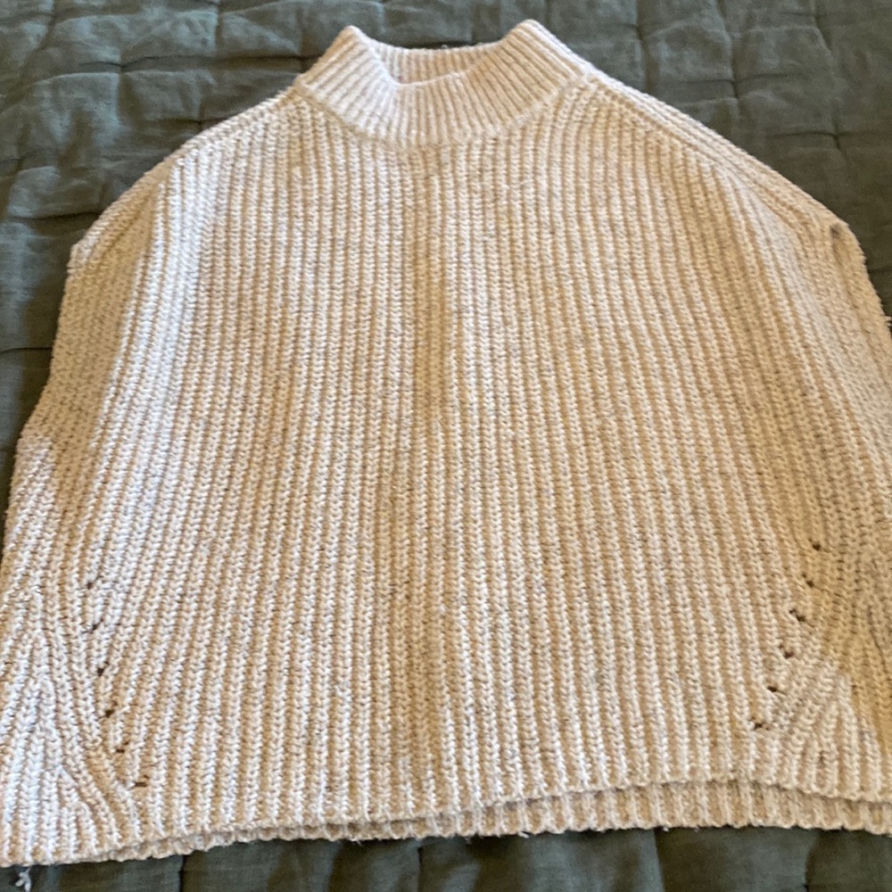 GAP extra large sleeveless sweater in cream